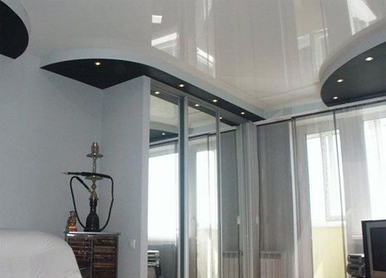 ремонт натяжных потолков после залива