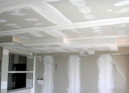 чем обработать потолок от грибка