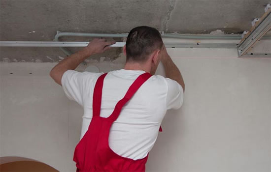 штапиковая система крепления натяжного потолка